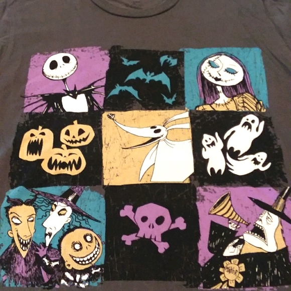 Nightmare Before Christmas Tshirt Size Small - Picture 3 of 4